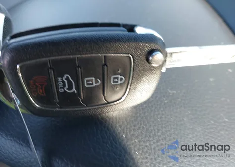 2018 Hyundai Santa Fe Se z USA, uszkodzony, nr VIN KM8SM4HF4JU257584